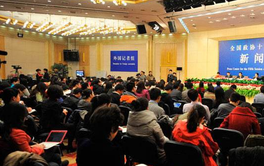 父母如何帮助内向的孩子？如何让孩子快乐？